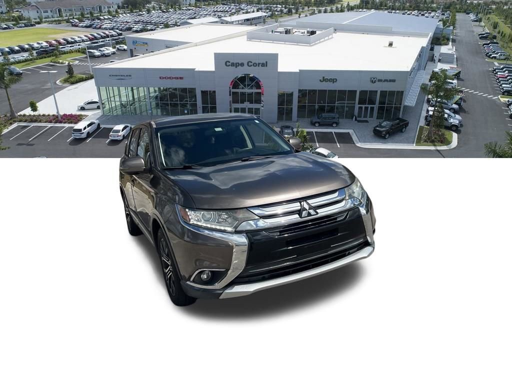 Used 2017 Mitsubishi Outlander SE image 6