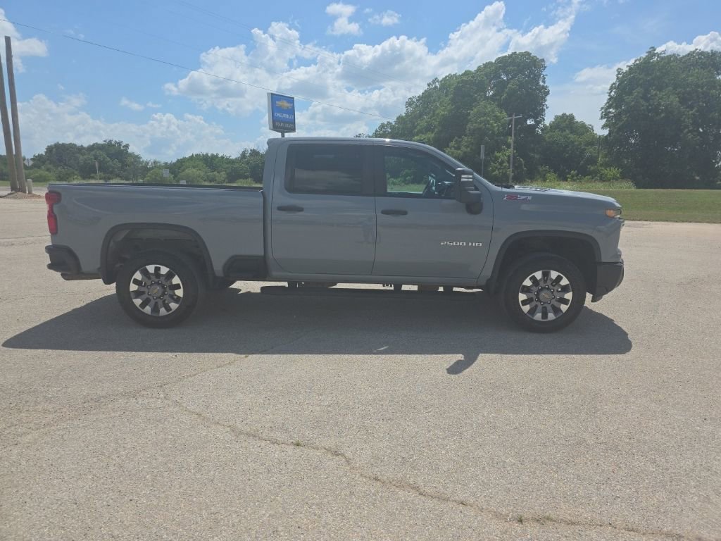 Used 2024 Chevrolet Silverado 2500 Custom w/ Custom Value Package AWD/4WD image 2