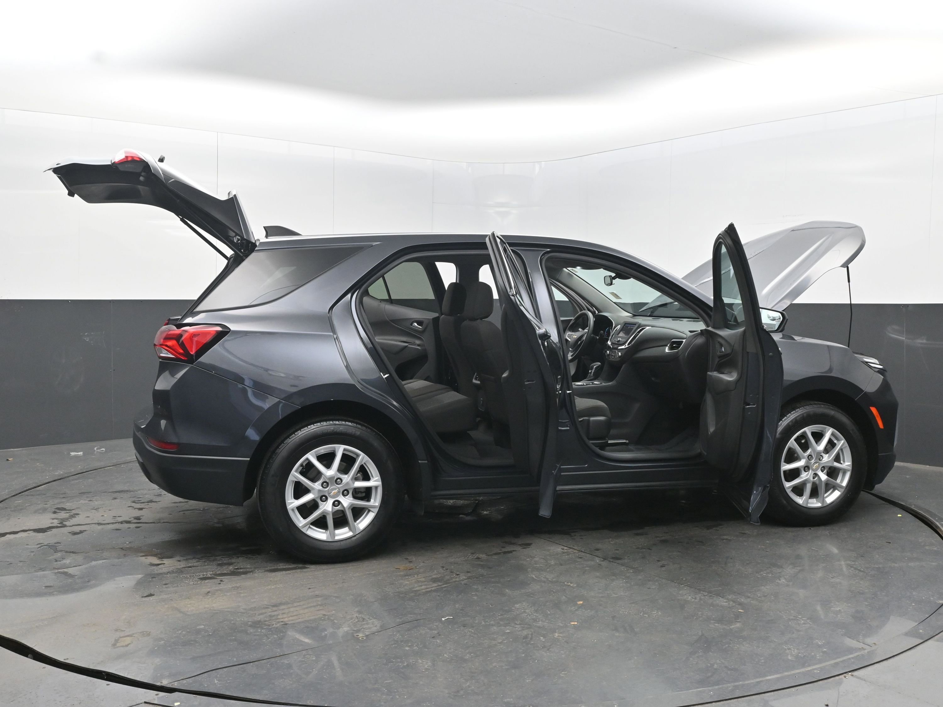 Used 2023 Chevrolet Equinox LT image 47