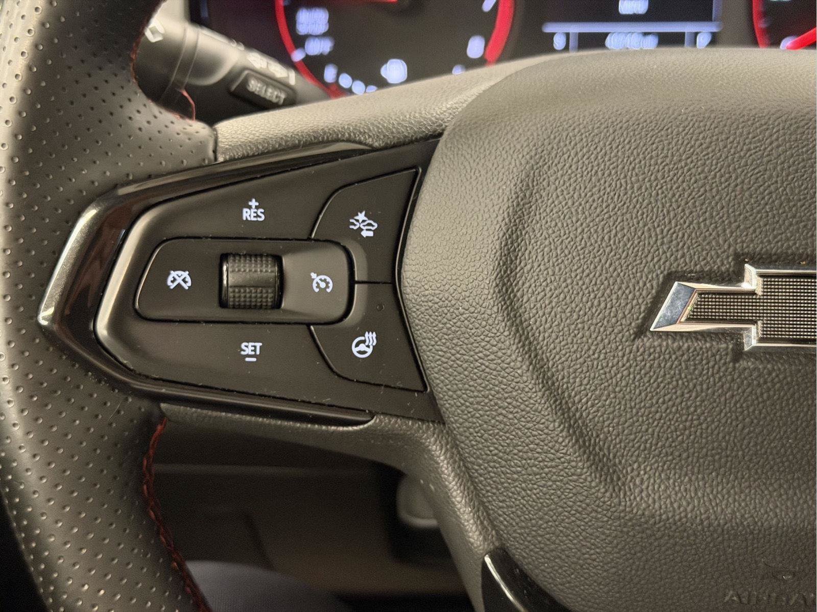 Used 2024 Chevrolet Trax RS FWD image 17