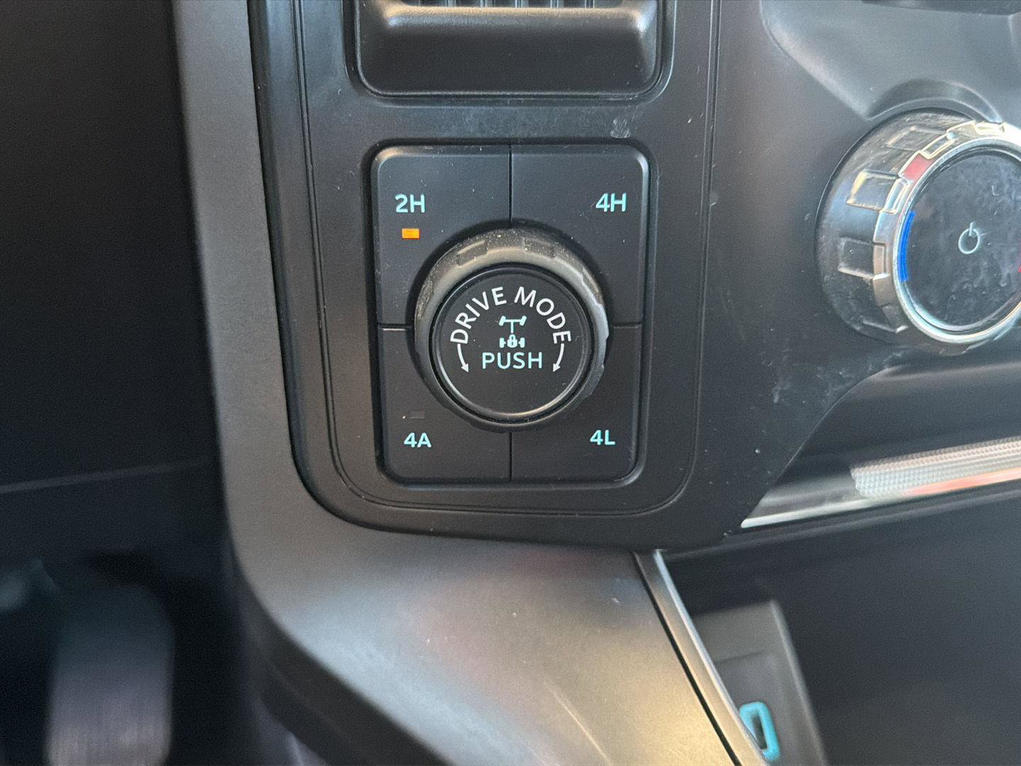 Used 2024 Ford F150 Lariat w/ Bed Utility Package image 29