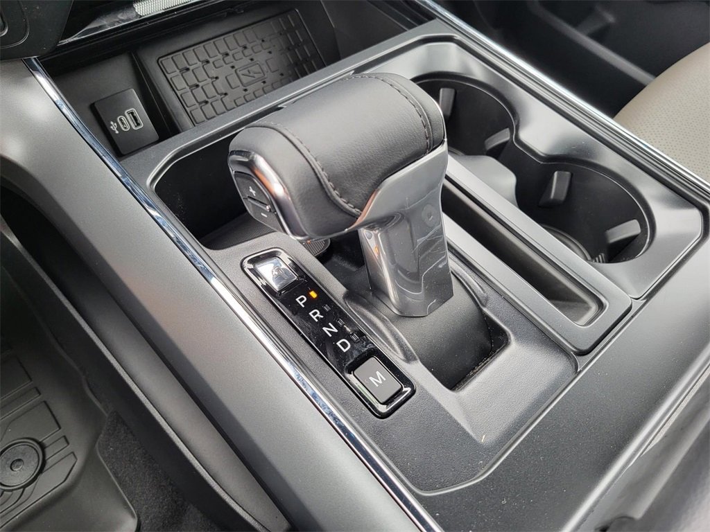 New 2025 Ford F150 Lariat w/ Equipment Group 502A High image 21