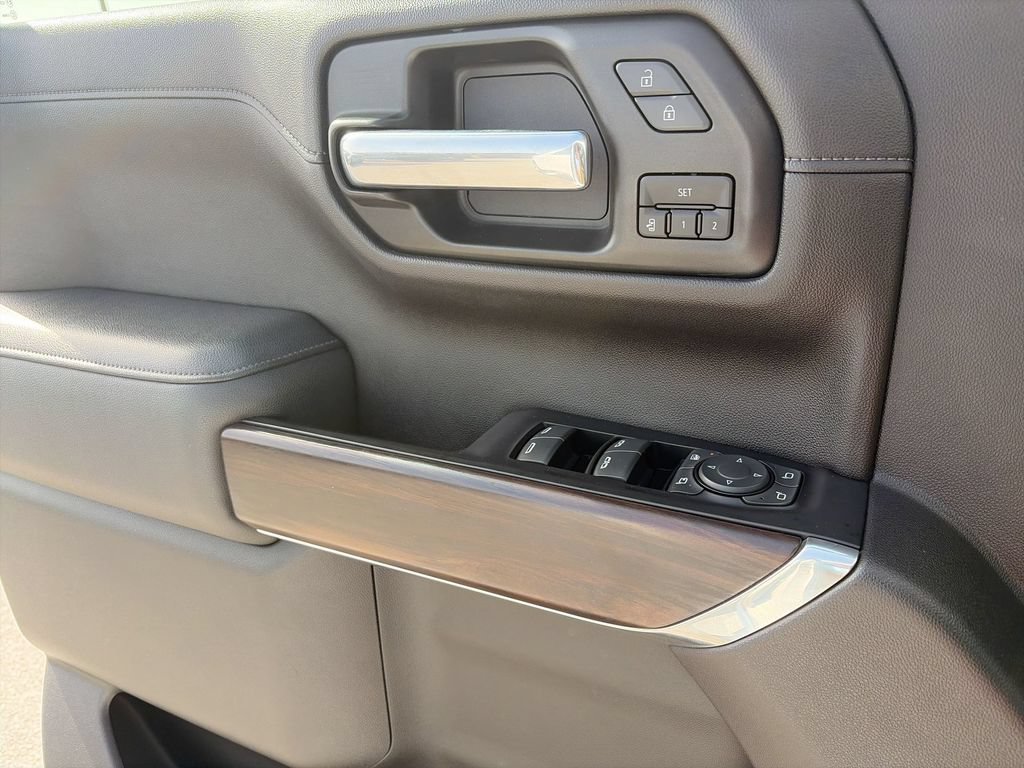 Used 2019 GMC Sierra 1500 SLT w/ SLT Premium Plus Package AWD/4WD image 29