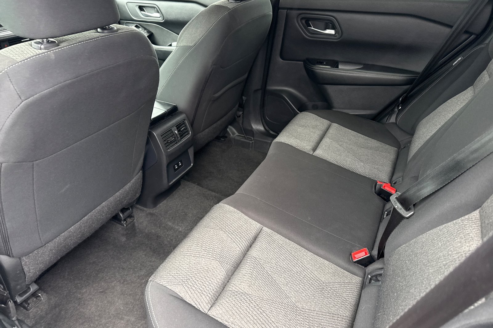 Certified 2024 Nissan Rogue SV FWD image 15