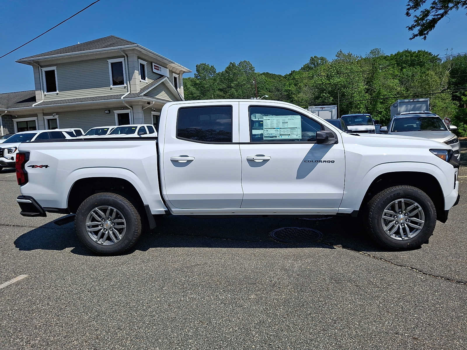 New 2026 Chevrolet Colorado W/T w/ WT Custom Package AWD/4WD image 7