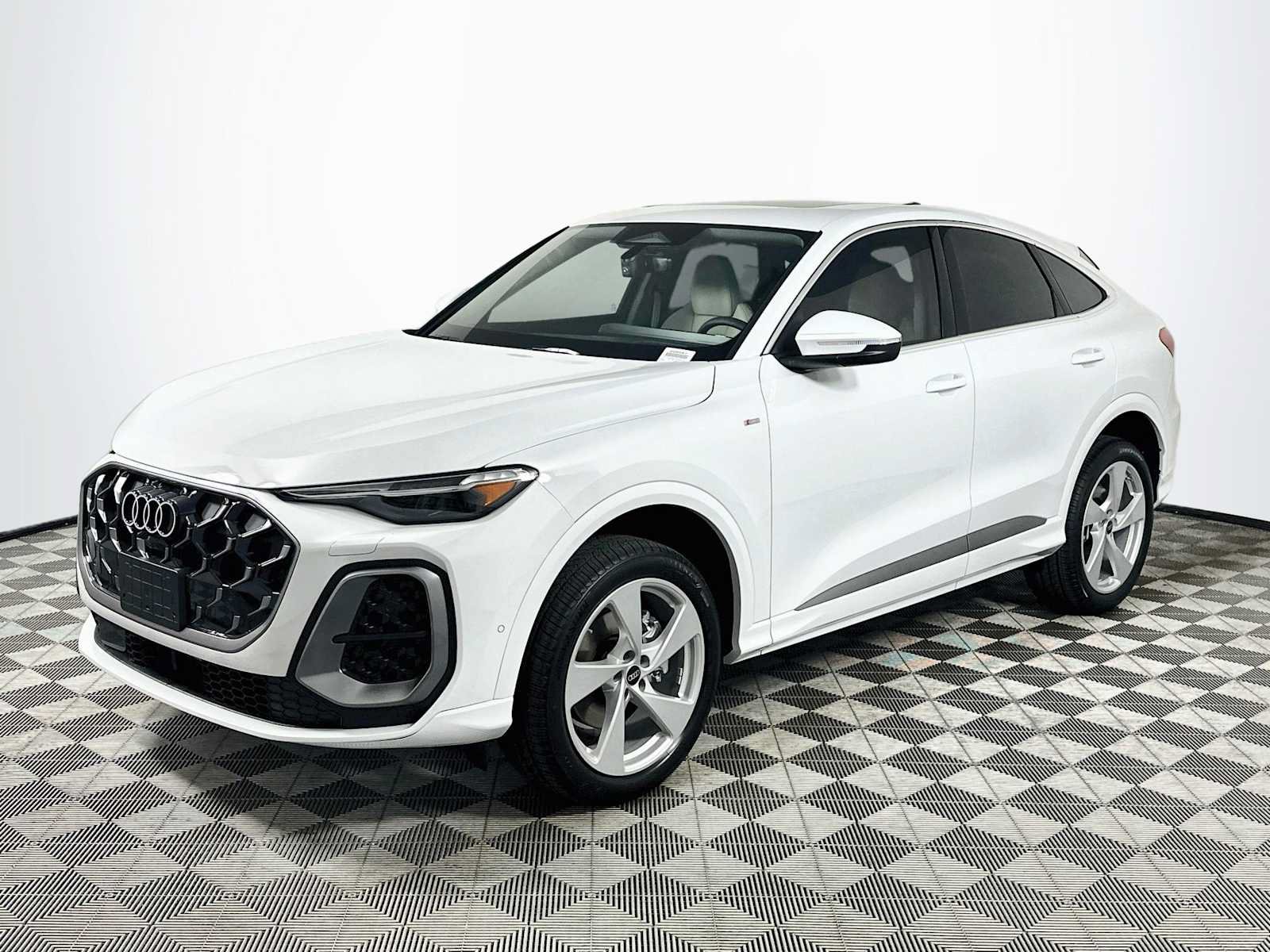 New 2026 Audi Q5 Premium Plus AWD/4WD image 3