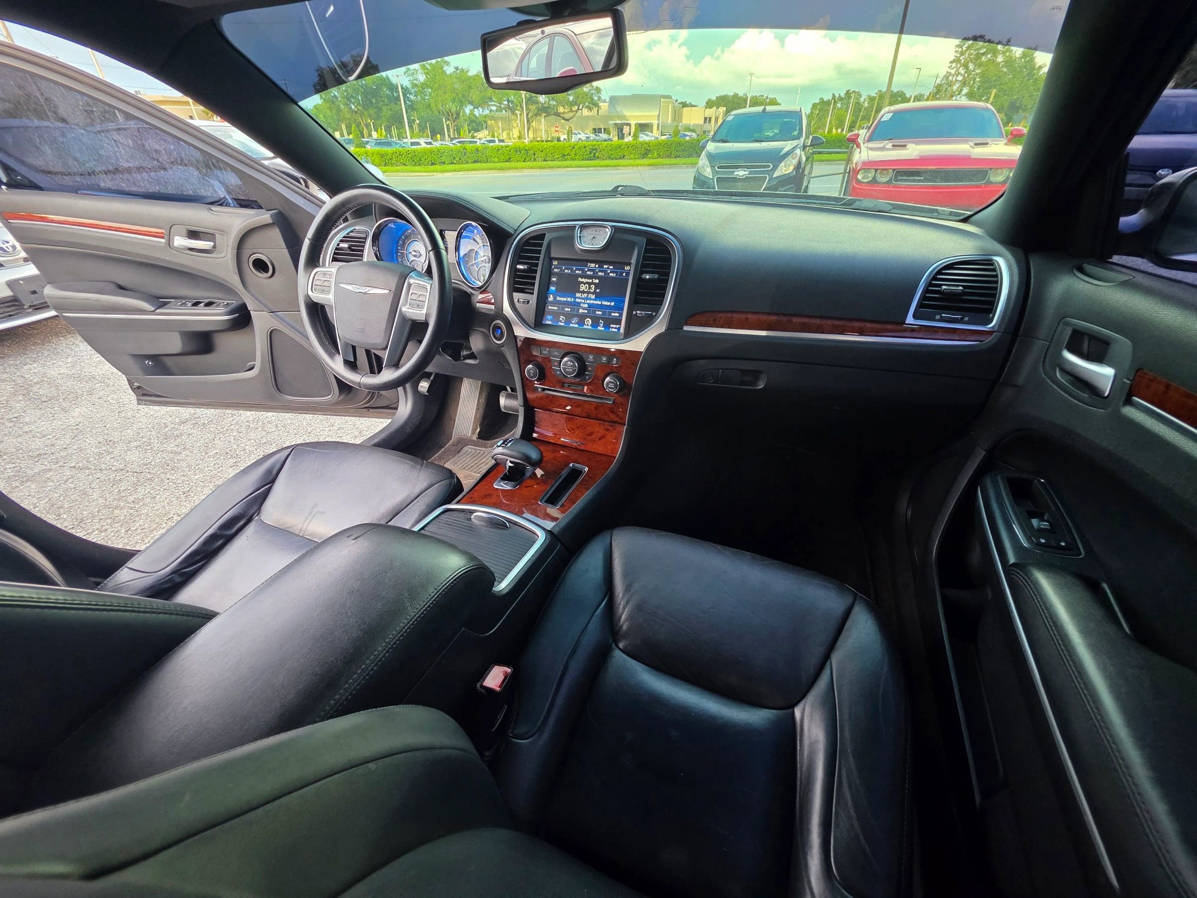 Used 2013 Chrysler 300 image 16