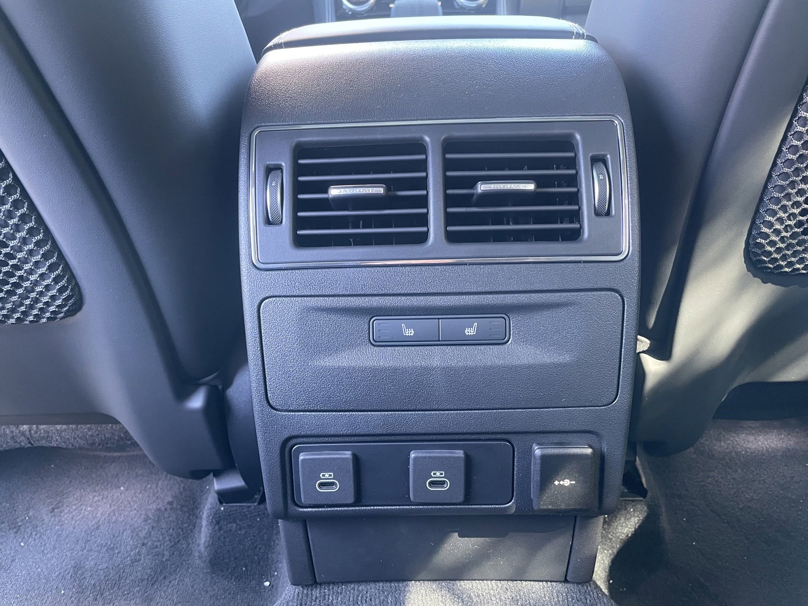 New 2025 Jaguar F-PACE R-Dynamic S image 28