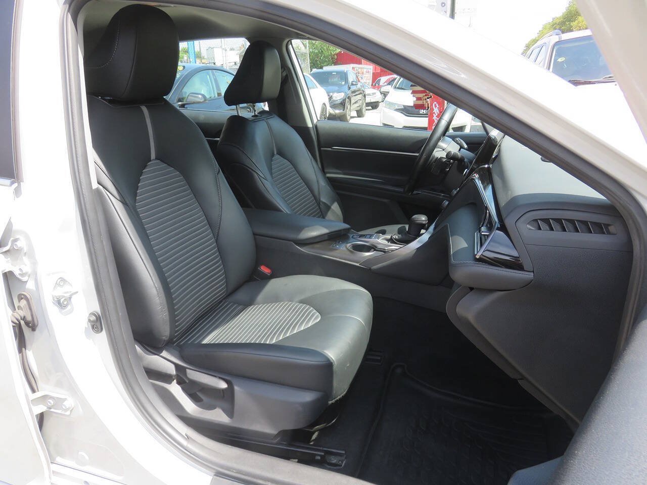 Used 2023 Toyota Camry SE w/ Cold Weather Package AWD/4WD image 11