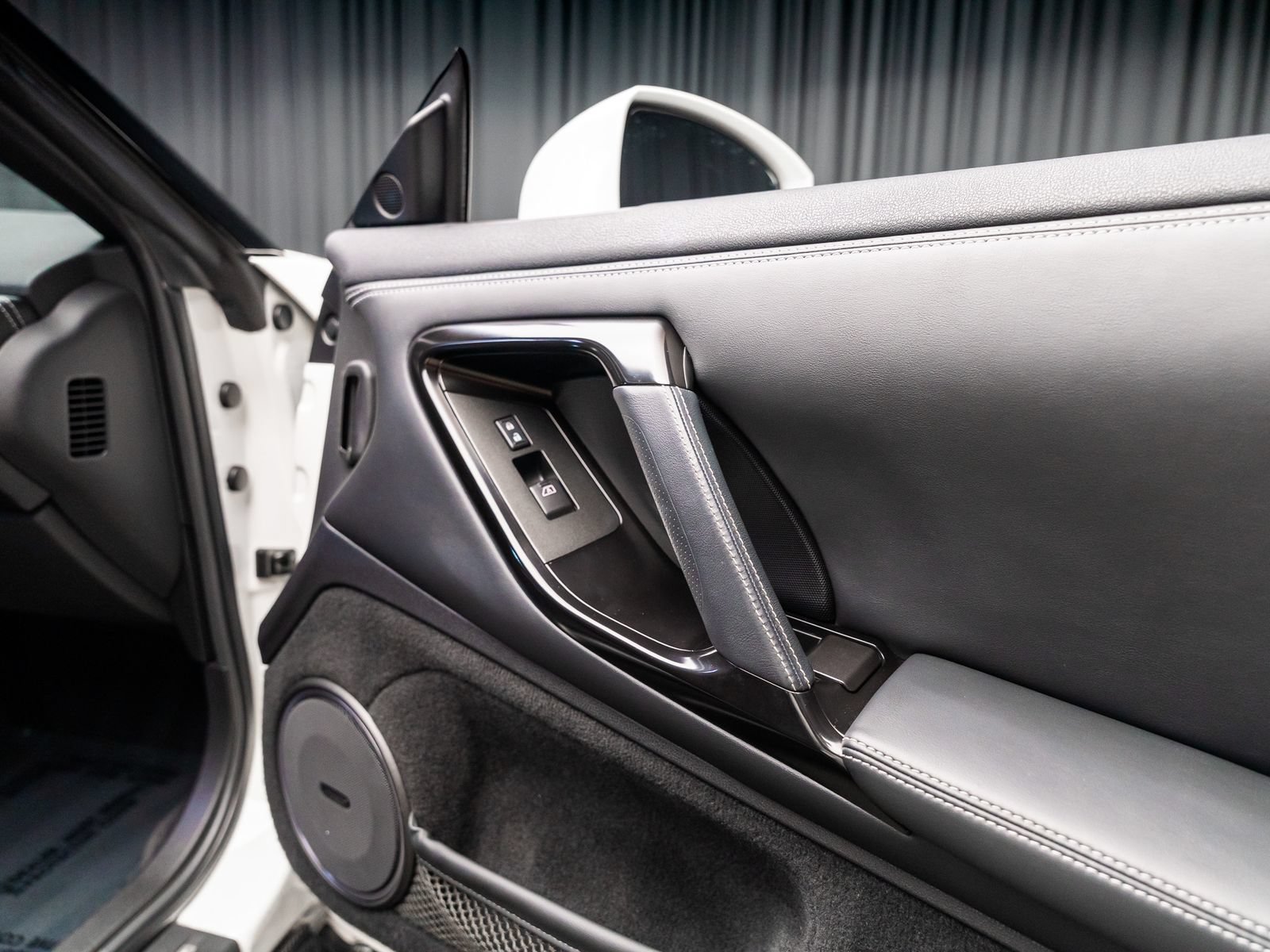 Used 2015 Nissan GT-R Premium AWD/4WD image 63