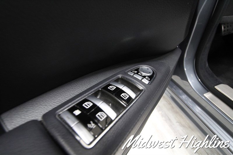 Used 2010 Mercedes-Benz S 550 4MATIC image 32