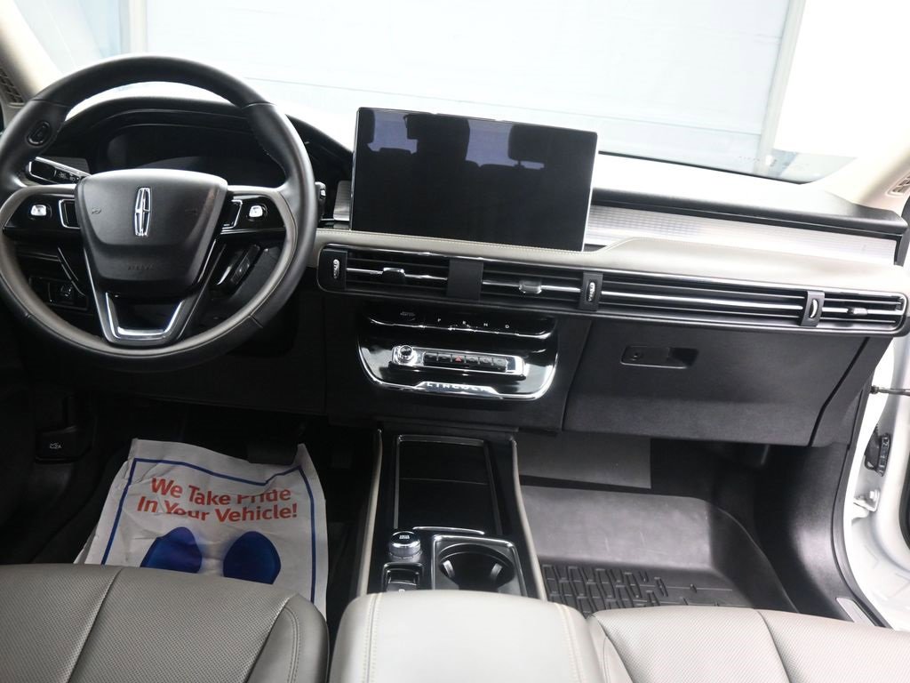 Used 2024 Lincoln Corsair FWD w/ Equipment Group 101A image 3