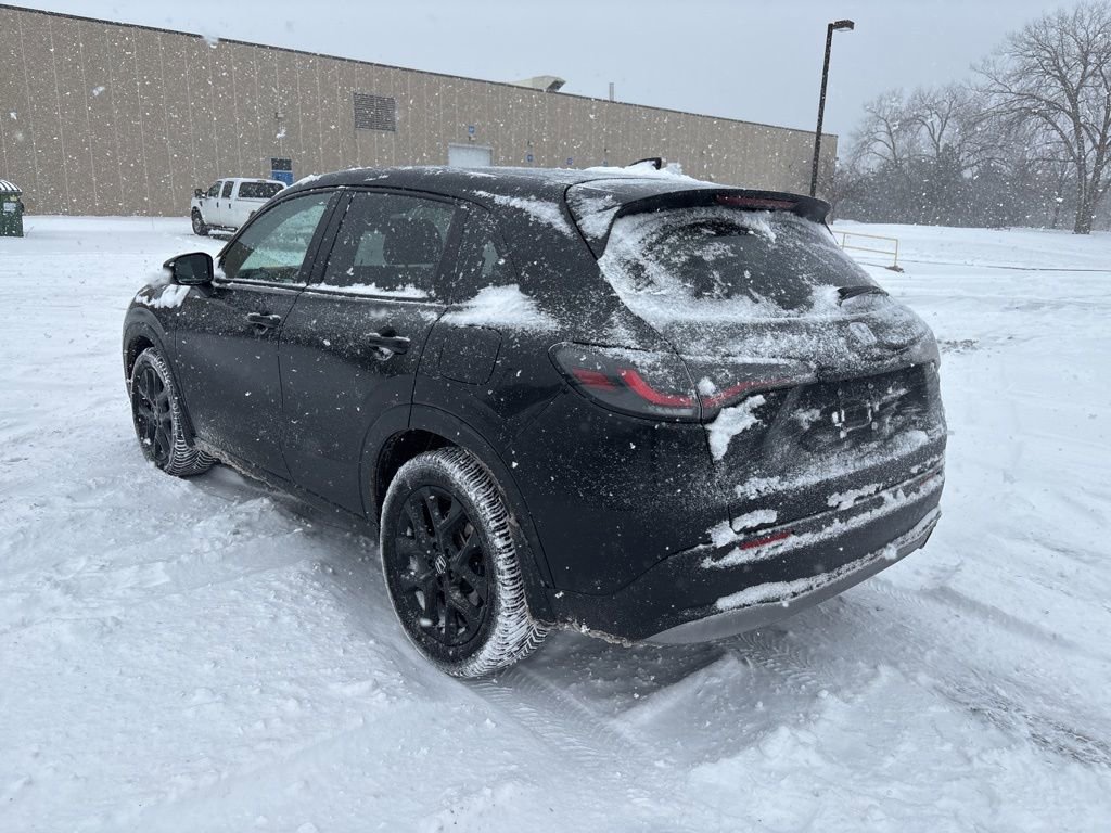 Used 2023 Honda HR-V Sport image 3