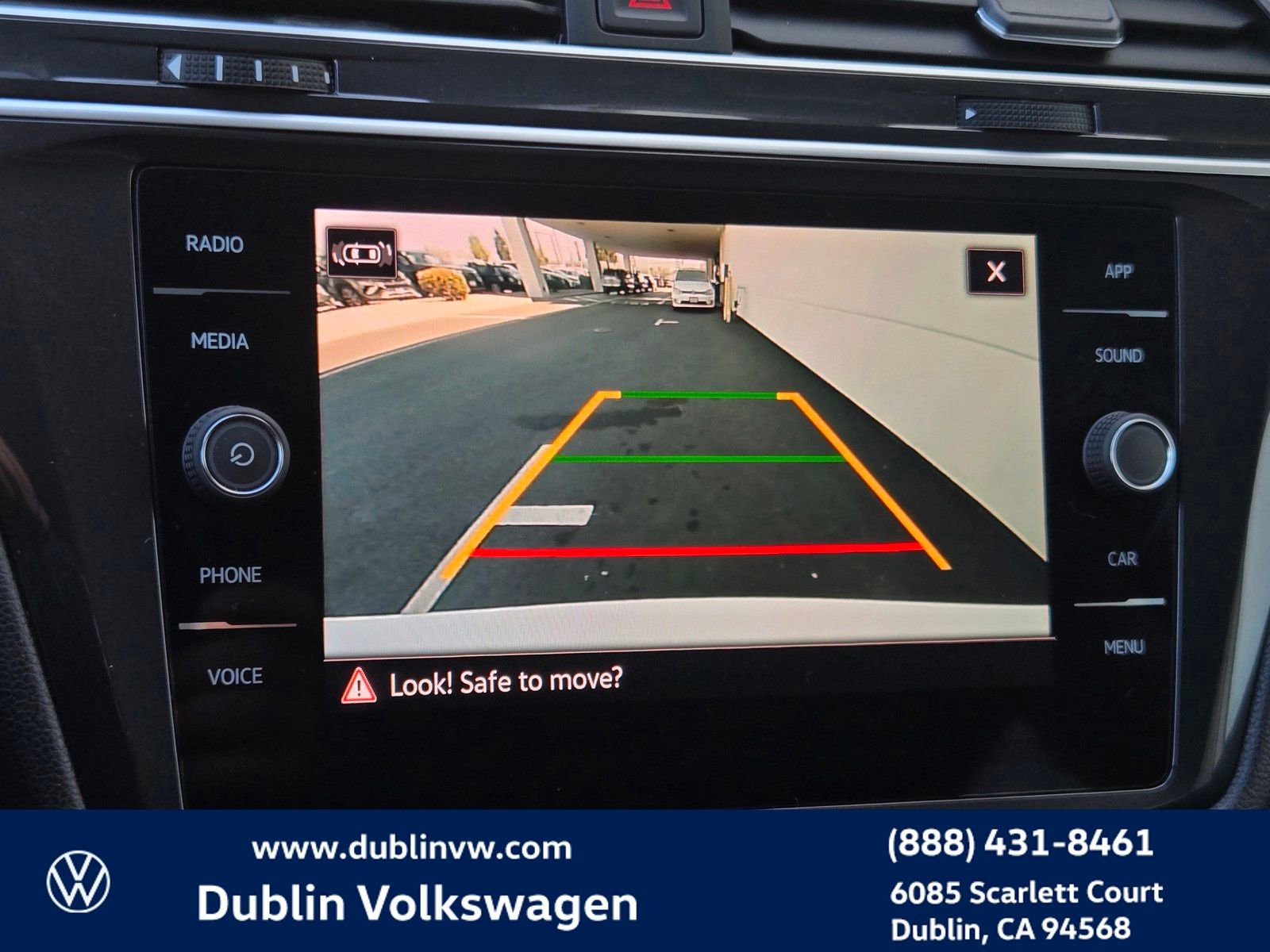 Used 2024 Volkswagen Tiguan SE image 15