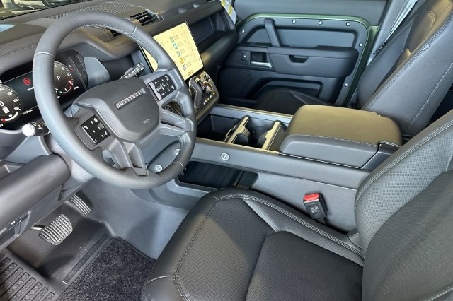 New 2026 Land Rover Defender 110 S AWD/4WD image 9