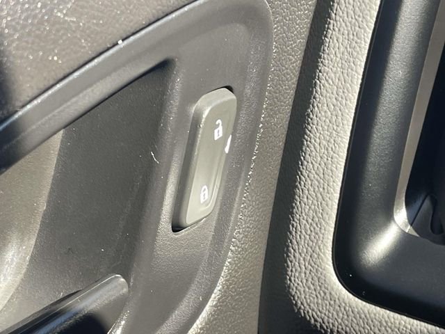 Used 2018 Chevrolet Colorado W/T image 24