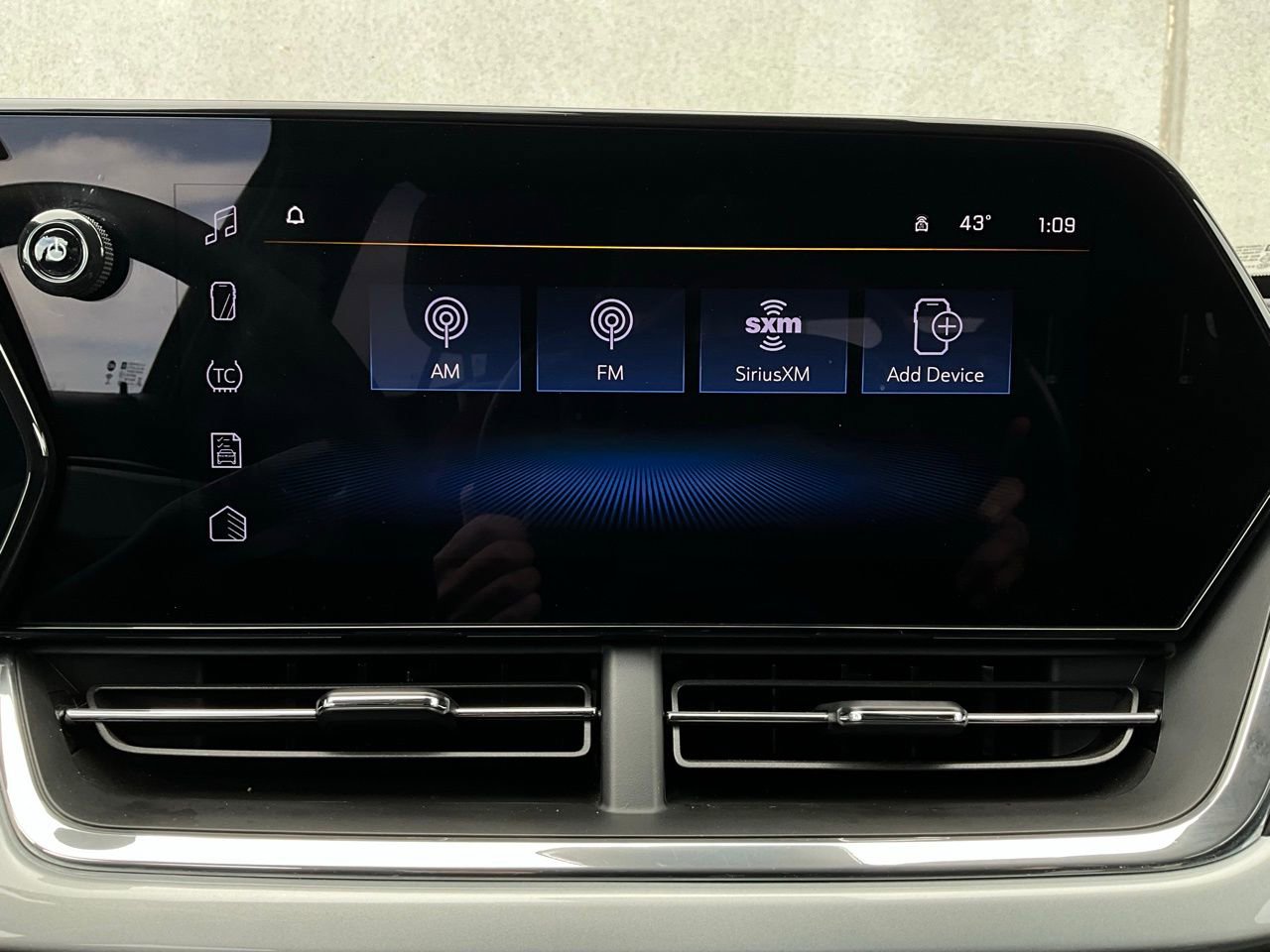 Used 2025 Chevrolet Trax LT image 29