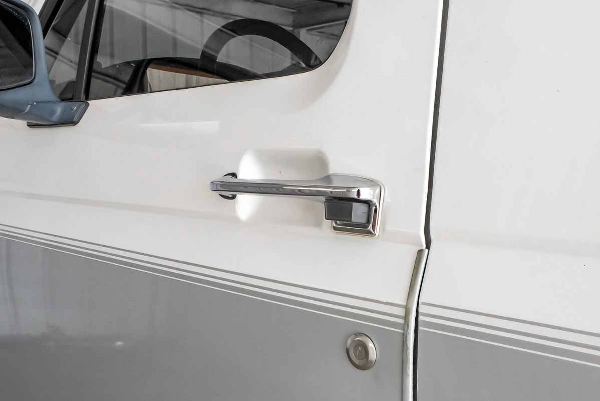 Used 1996 Ford Bronco XLT AWD/4WD image 34