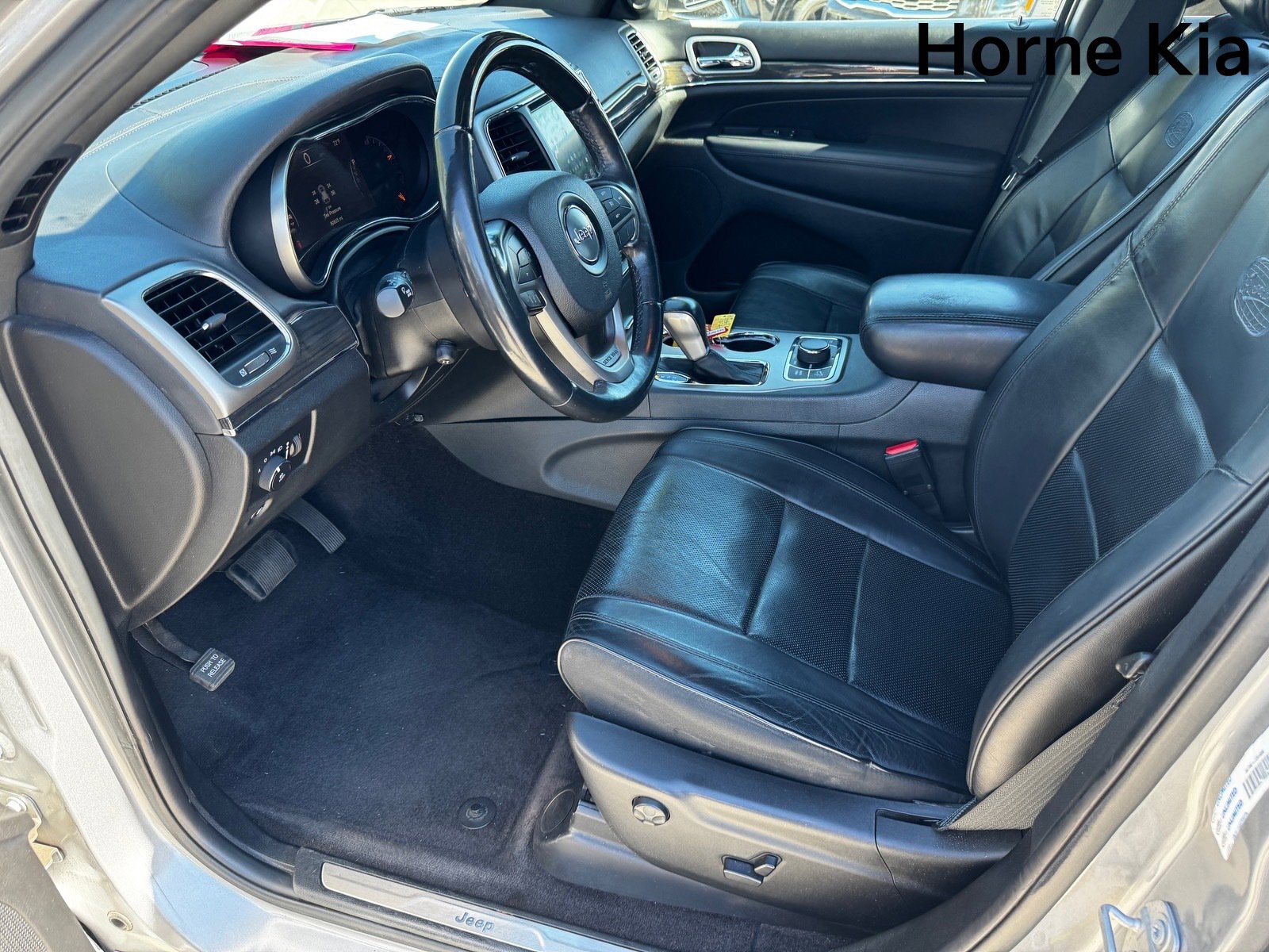 Used 2018 Jeep Grand Cherokee Overland image 9