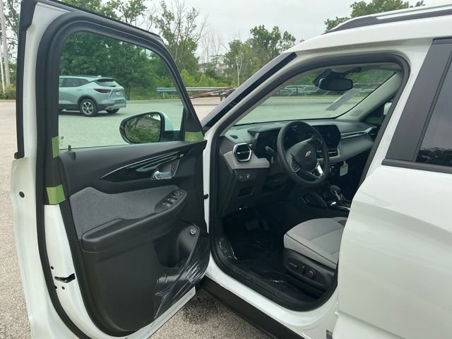 New 2026 Chevrolet TrailBlazer LT w/ Convenience Package FWD image 15