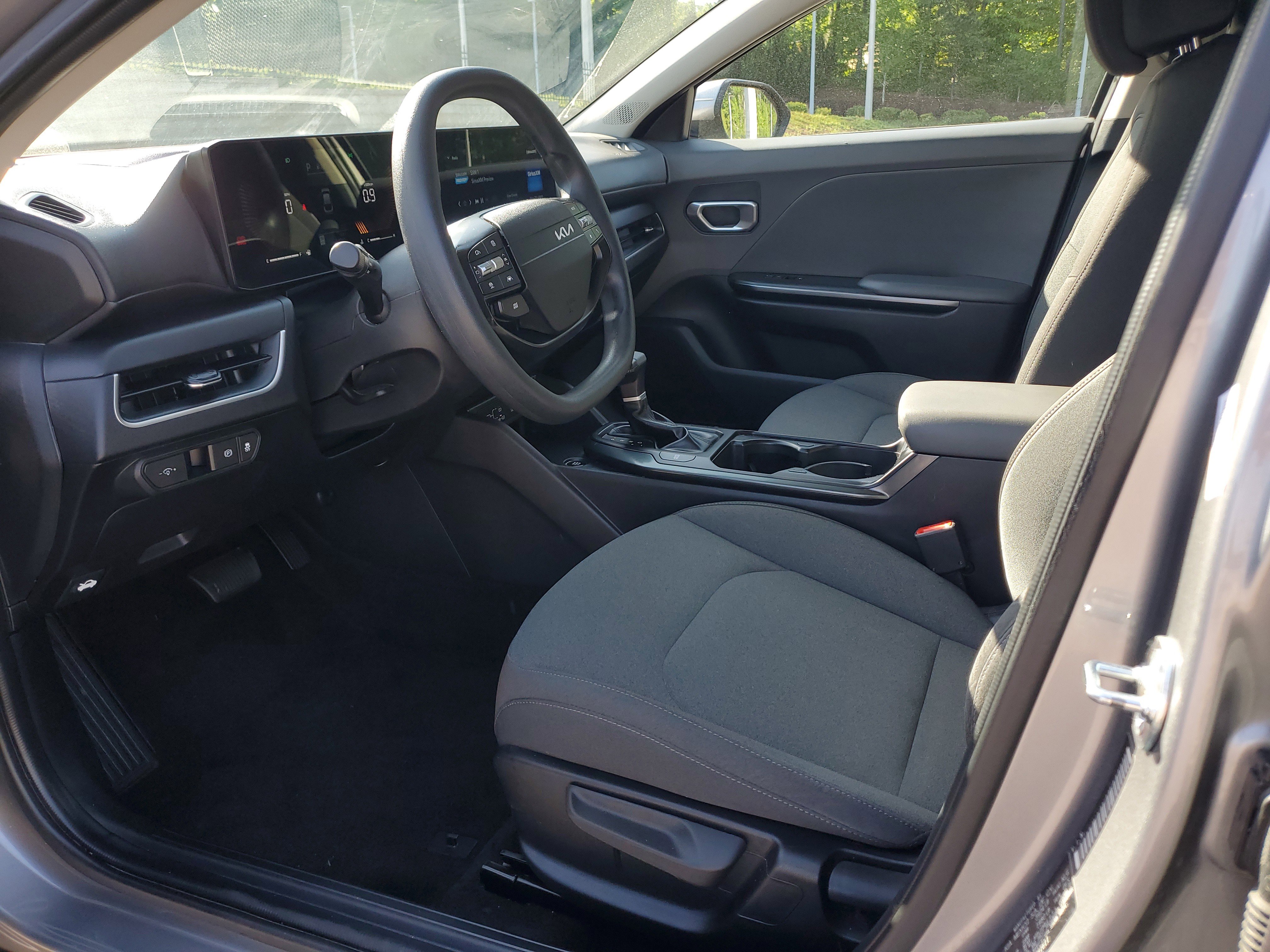 Used 2025 Kia K4 LXS FWD image 15