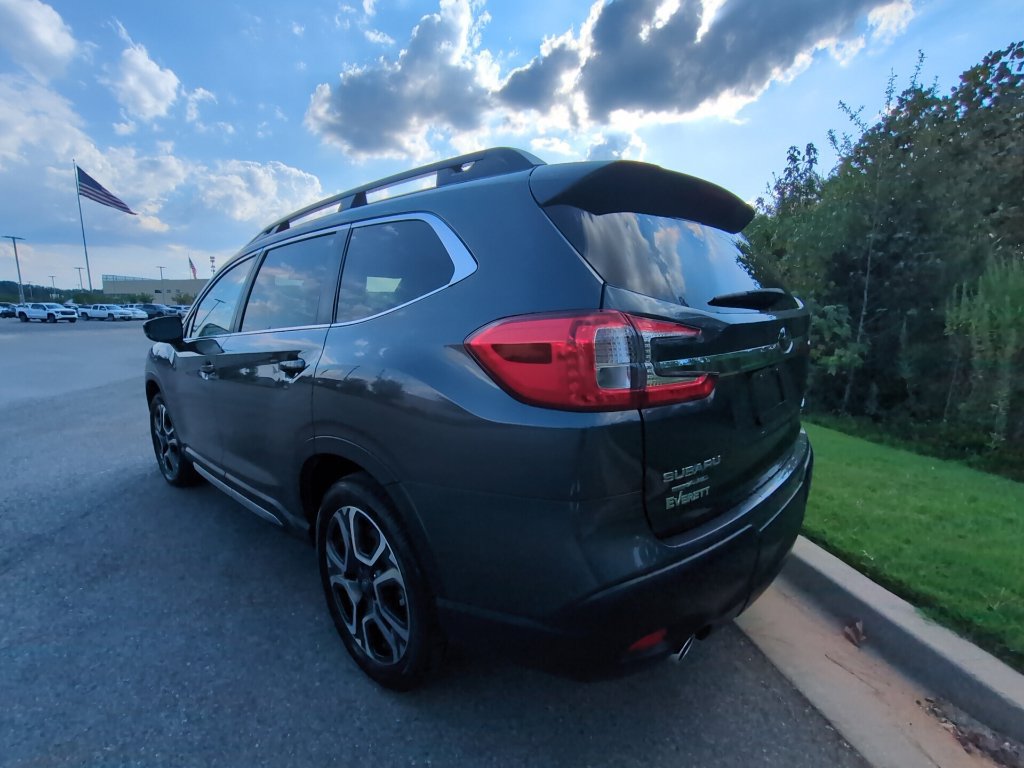 Used 2026 Subaru Ascent Limited w/ Popular Package #2 AWD/4WD image 5
