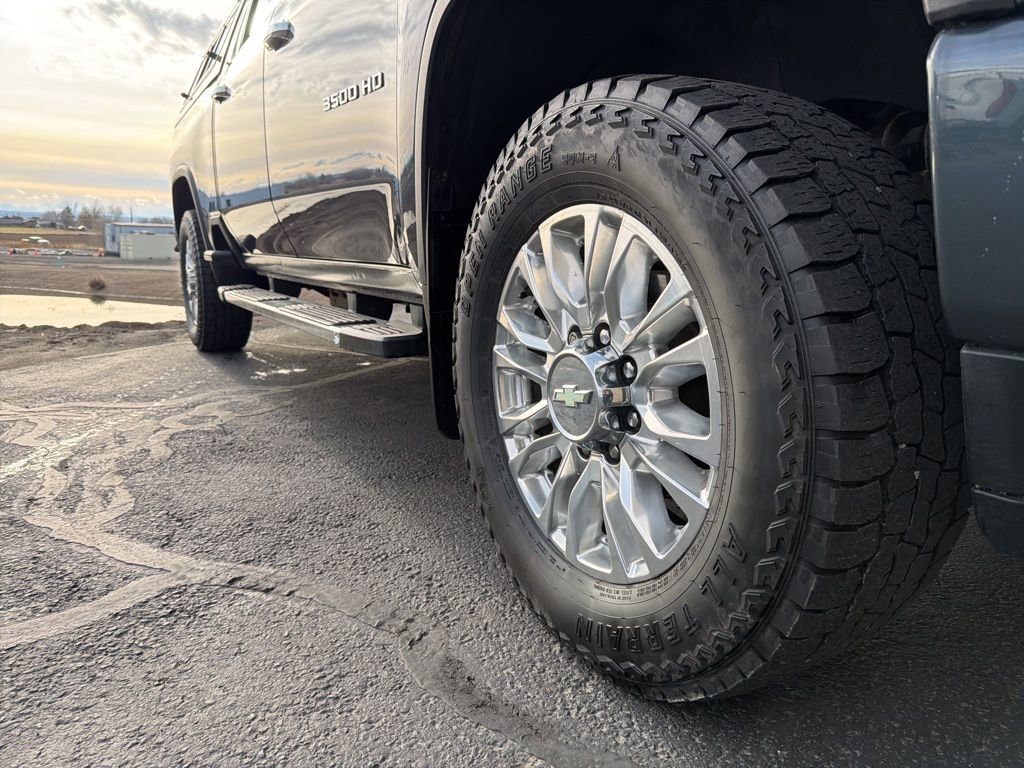 Used 2020 Chevrolet Silverado 3500 High Country image 4