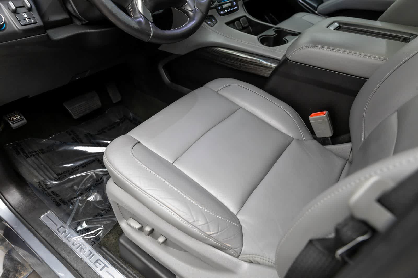 Used 2018 Chevrolet Tahoe LT w/ LT Signature Package AWD/4WD image 34