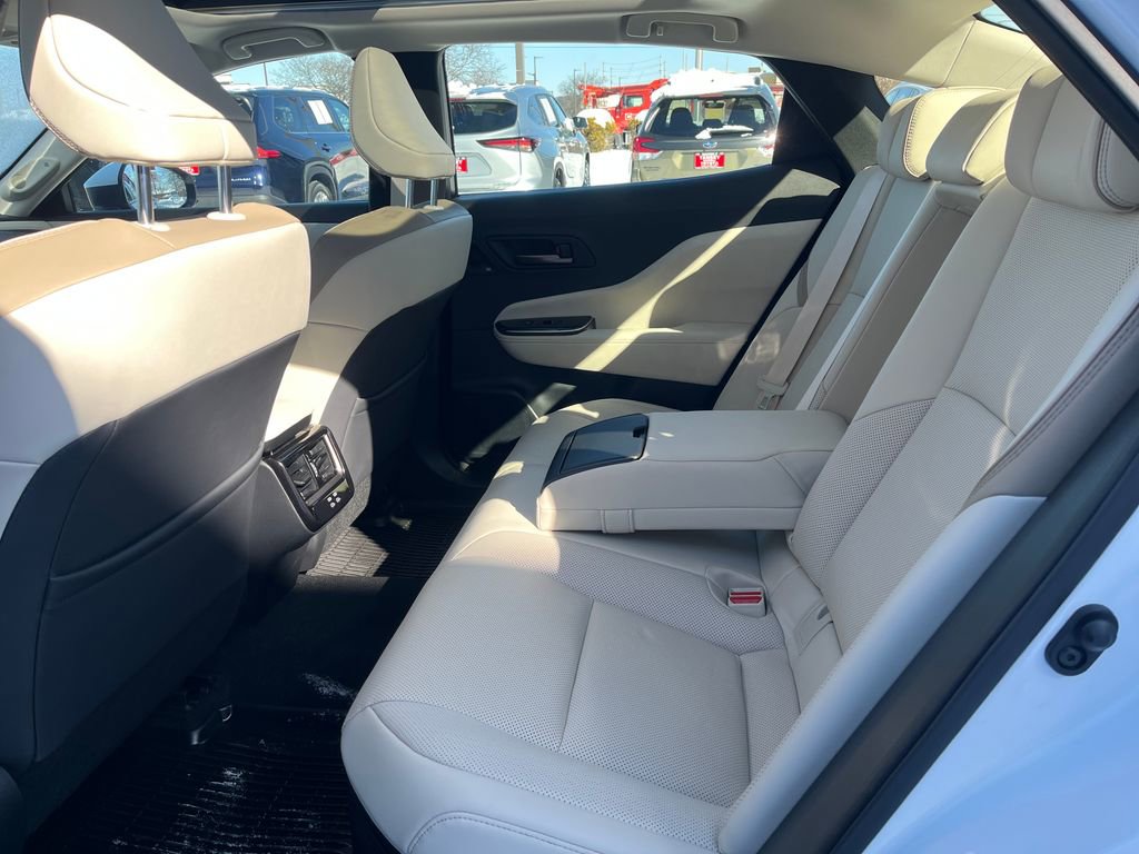 Certified 2025 Toyota Crown Limited image 24