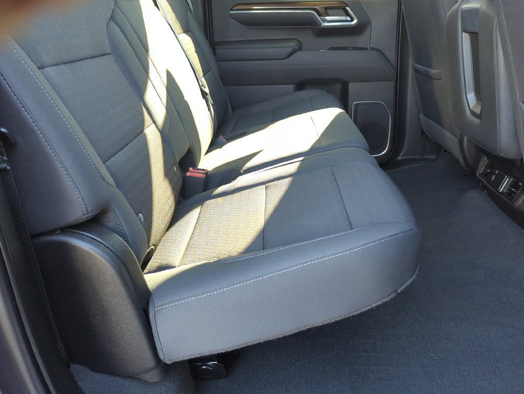 Used 2022 Chevrolet Silverado 1500 LT AWD/4WD image 23