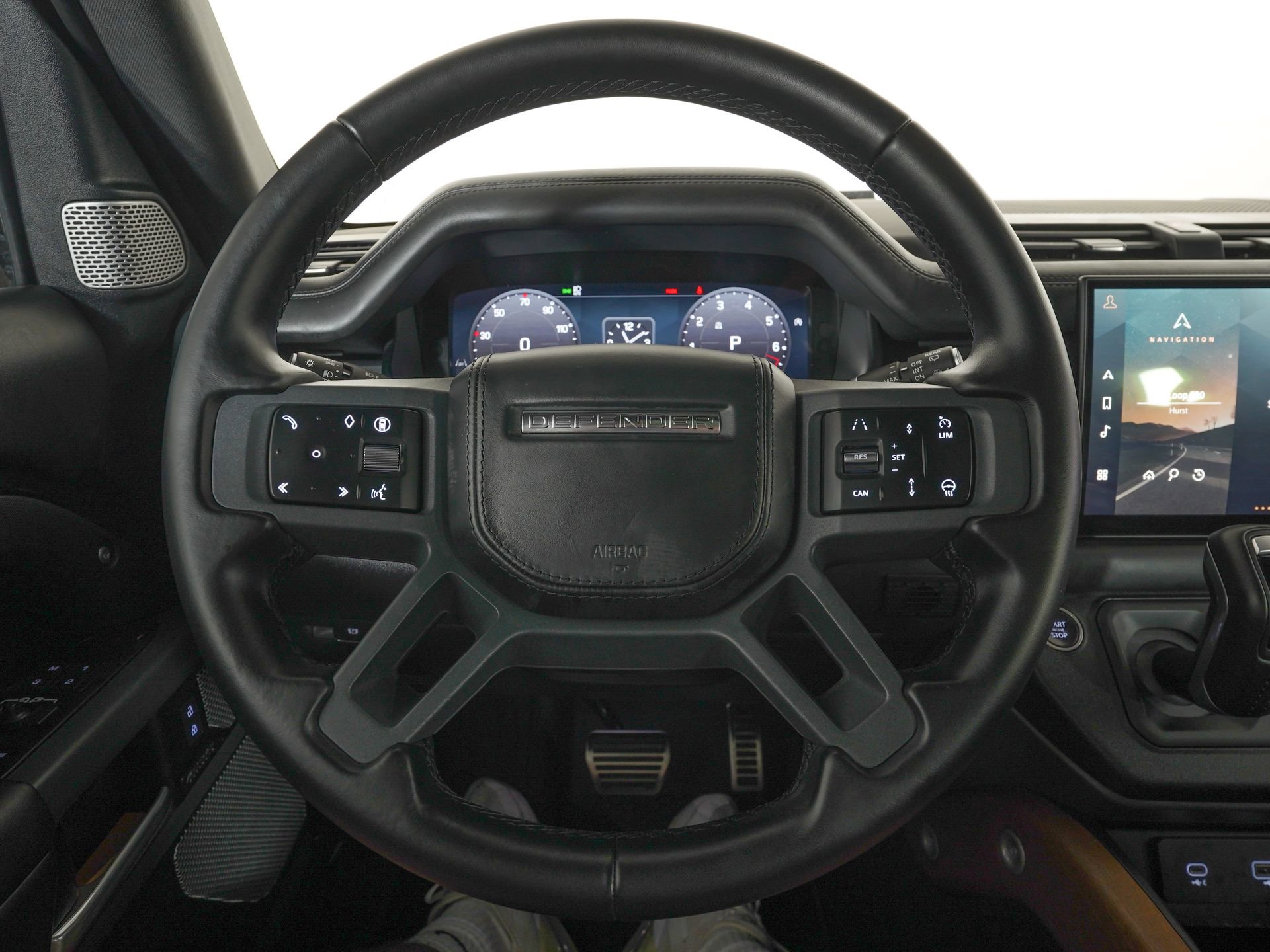 Used 2024 Land Rover Defender 130 X image 17