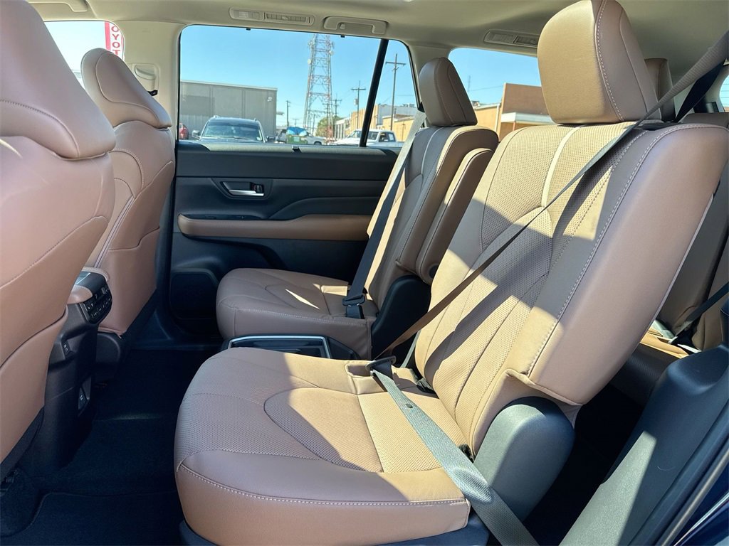 New 2026 Toyota Grand Highlander Platinum image 29