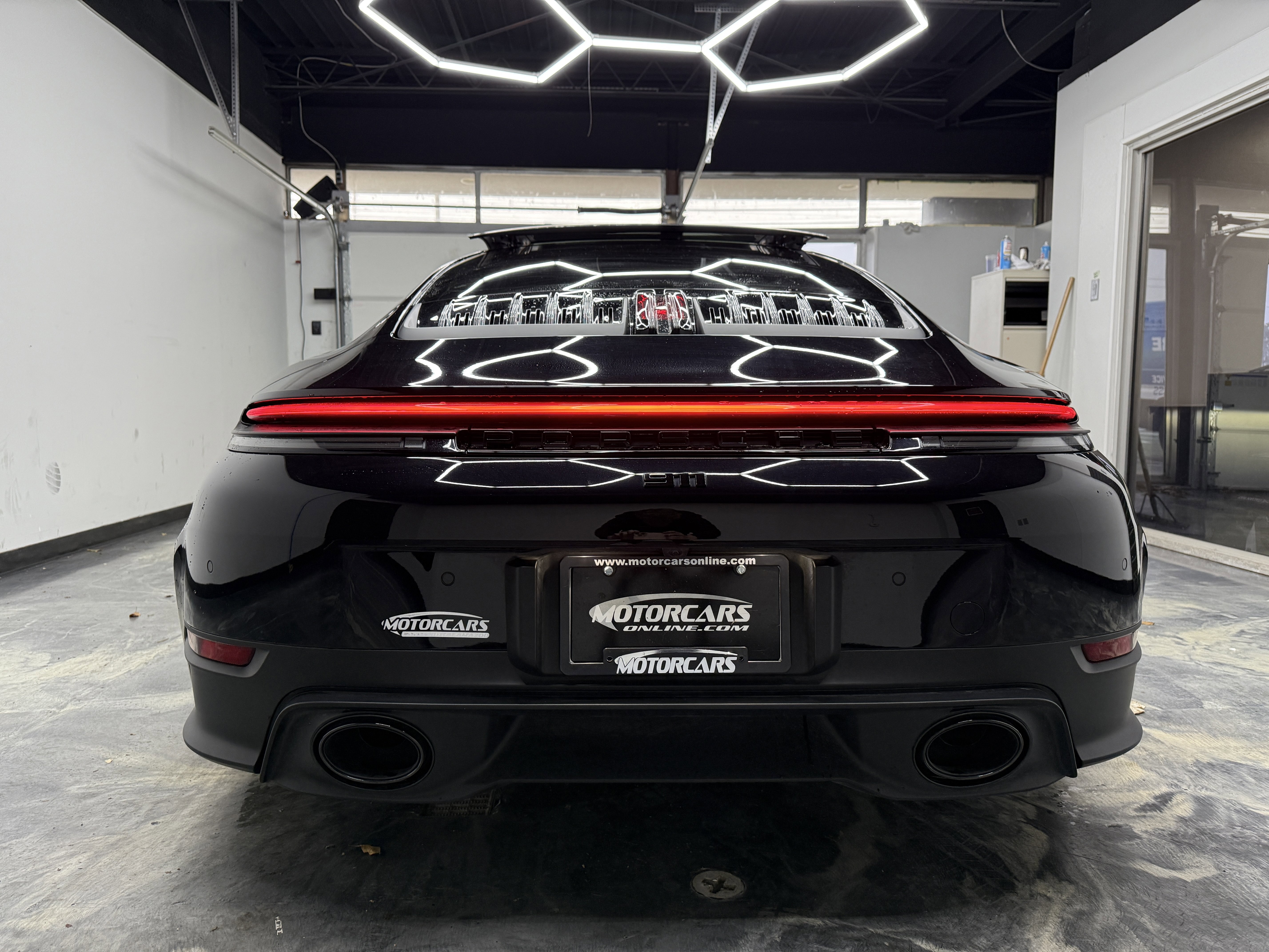 Used 2025 Porsche 911 Carrera image 4