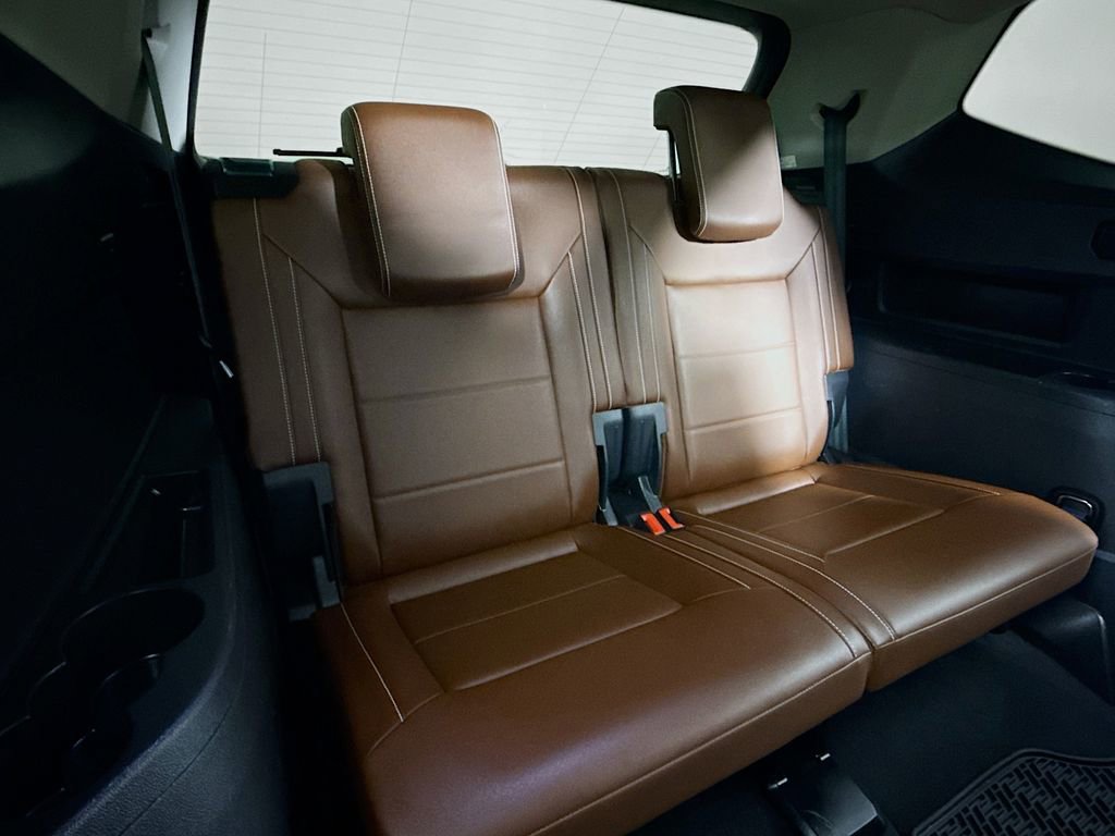 Used 2023 Volkswagen Atlas SEL R-Line image 28