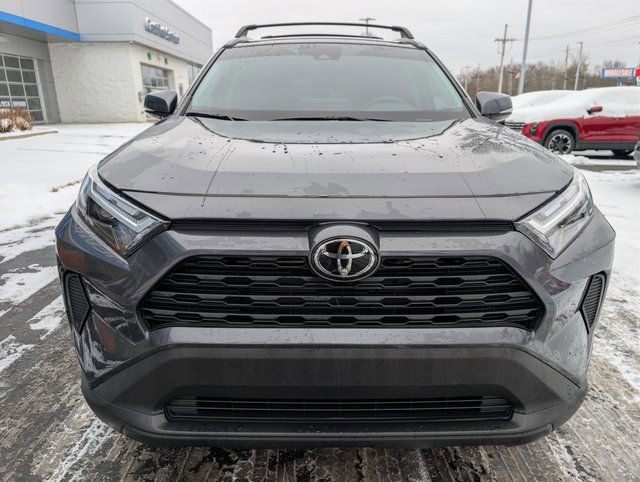 Used 2022 Toyota RAV4 XLE w/ Convenience Package image 8