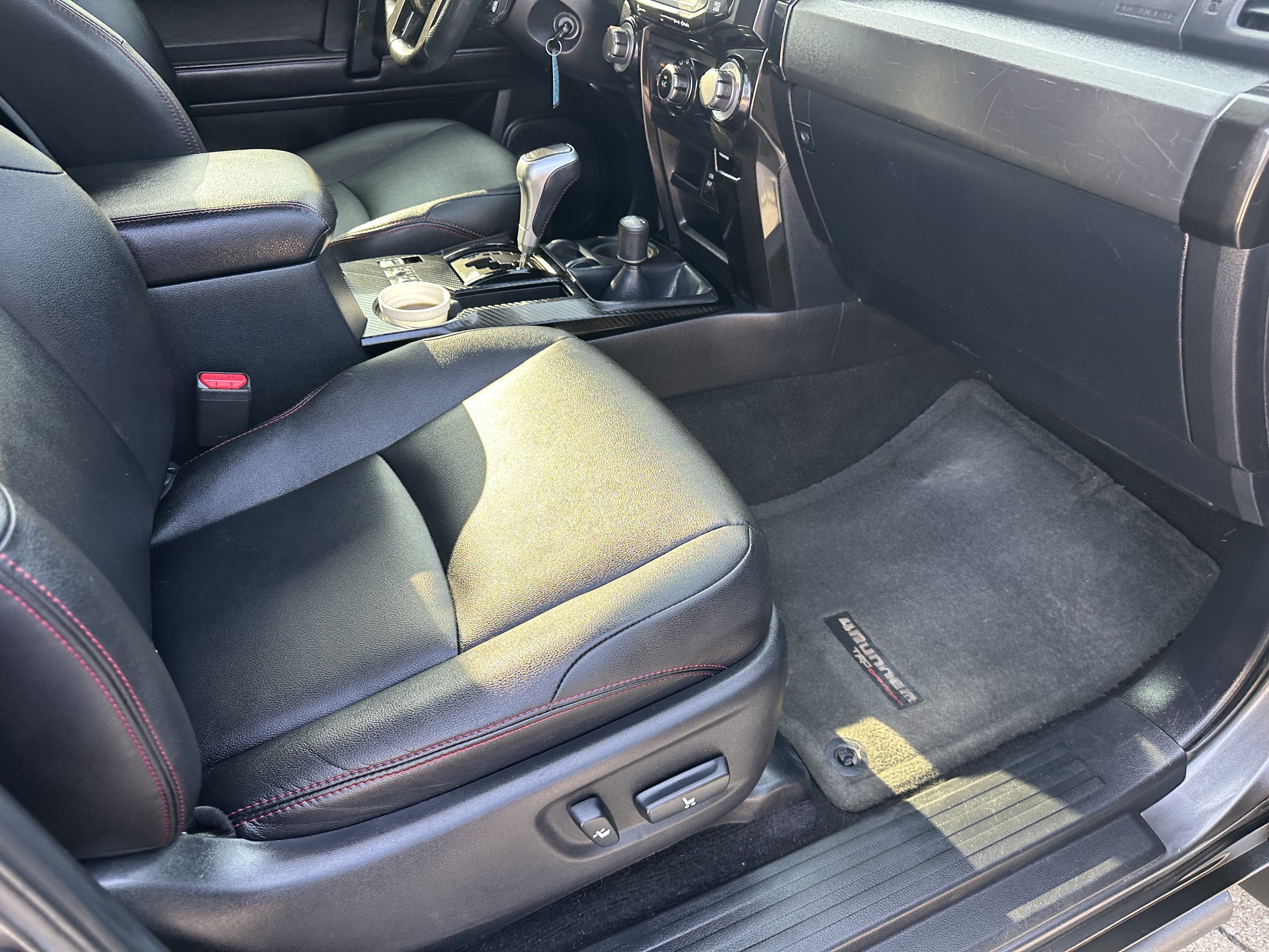 Used 2017 Toyota 4Runner TRD Off-Road Premium AWD/4WD image 10