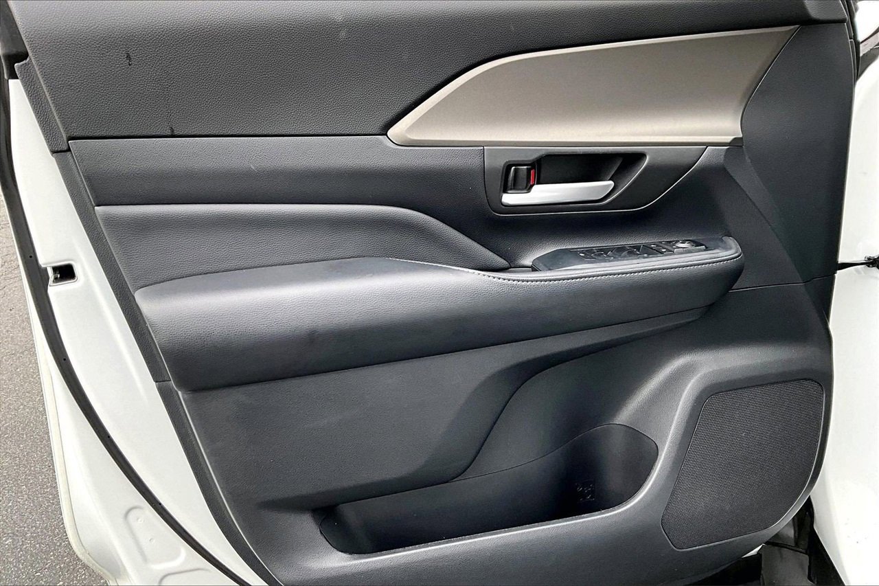 Used 2024 Toyota Grand Highlander Limited image 25