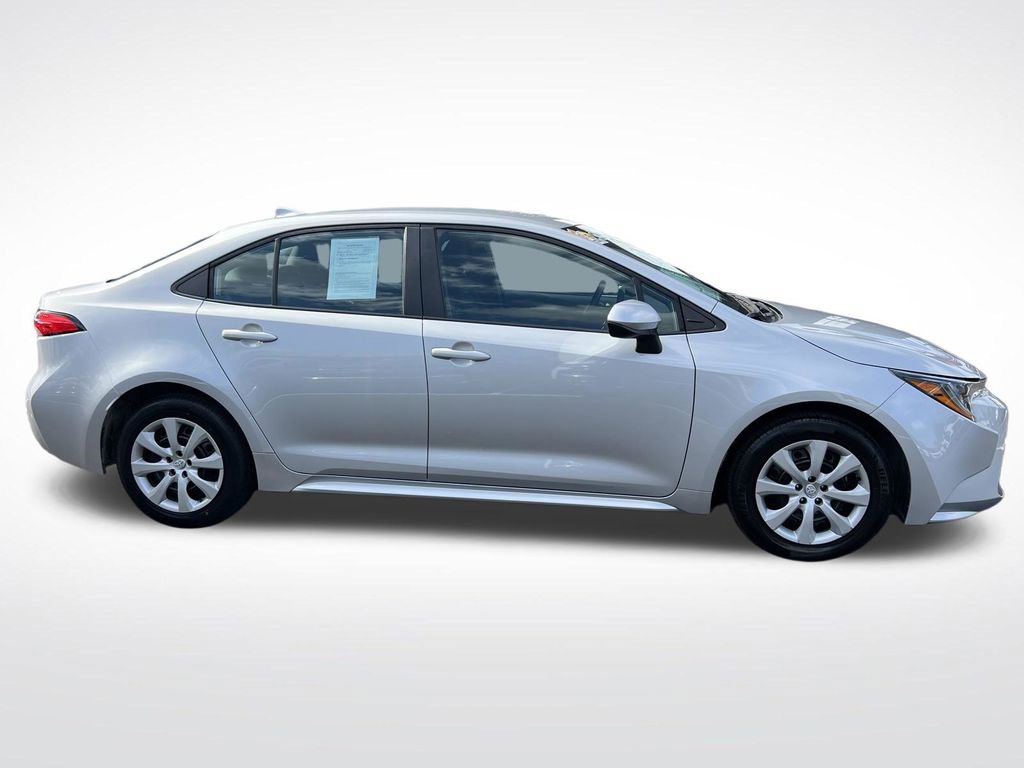 Used 2022 Toyota Corolla LE FWD image 9