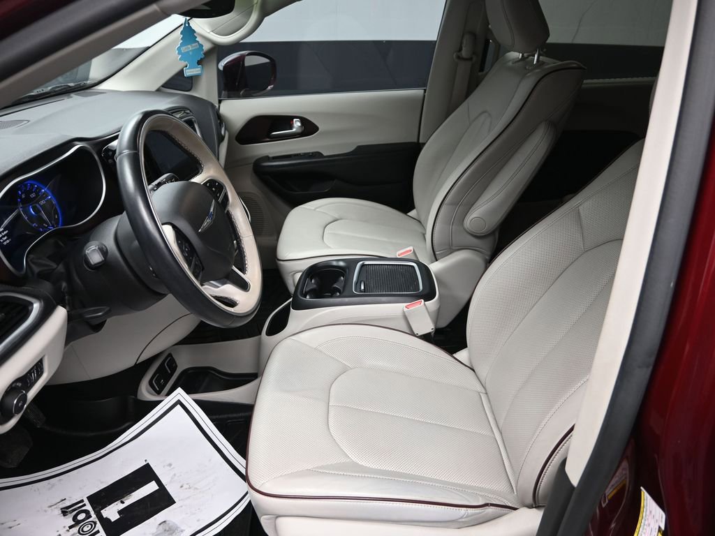 Used 2018 Chrysler Pacifica Limited image 14