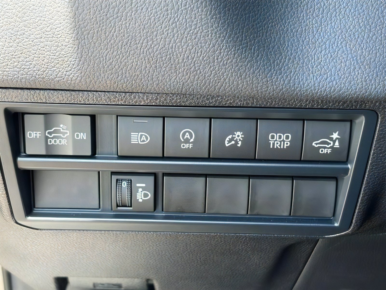 Used 2025 Toyota Tundra Limited AWD/4WD image 20
