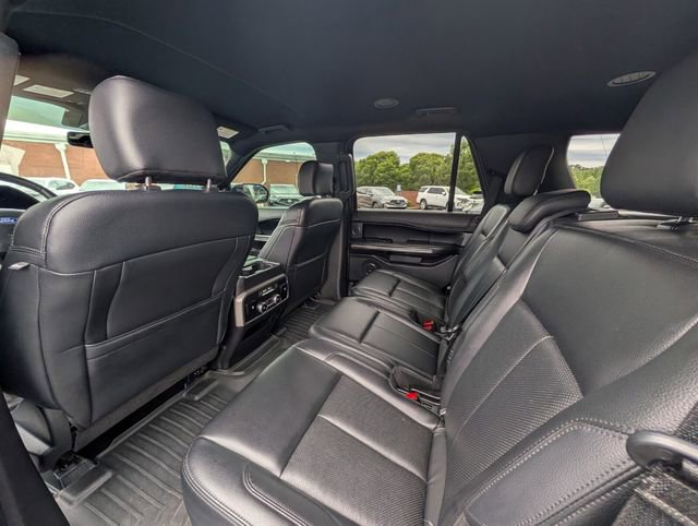 Used 2019 Ford Expedition XLT w/ Equipment Group 202A RWD image 16