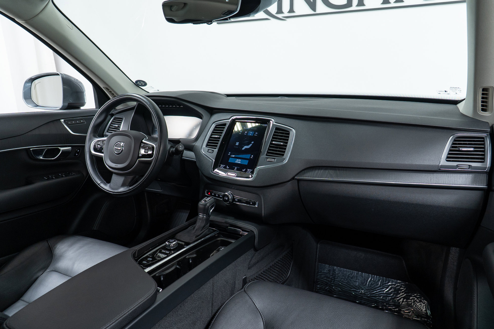 Used 2020 Volvo XC90 T6 Momentum image 14