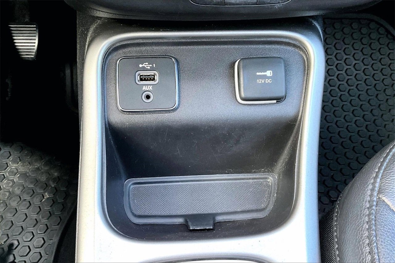 Certified 2019 Jeep Compass Latitude w/ Cold Weather Group image 16