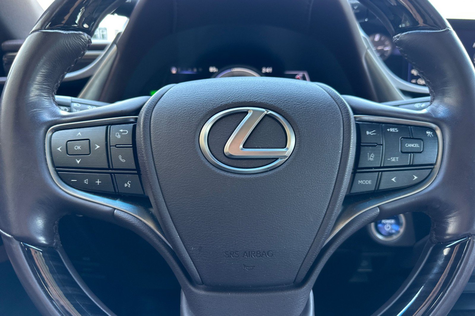 Used 2019 Lexus ES 300h Ultra Luxury w/ Accessory Package 2 FWD image 23