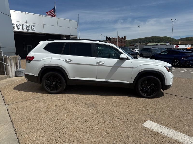 Used 2023 Volkswagen Atlas SE AWD/4WD image 6