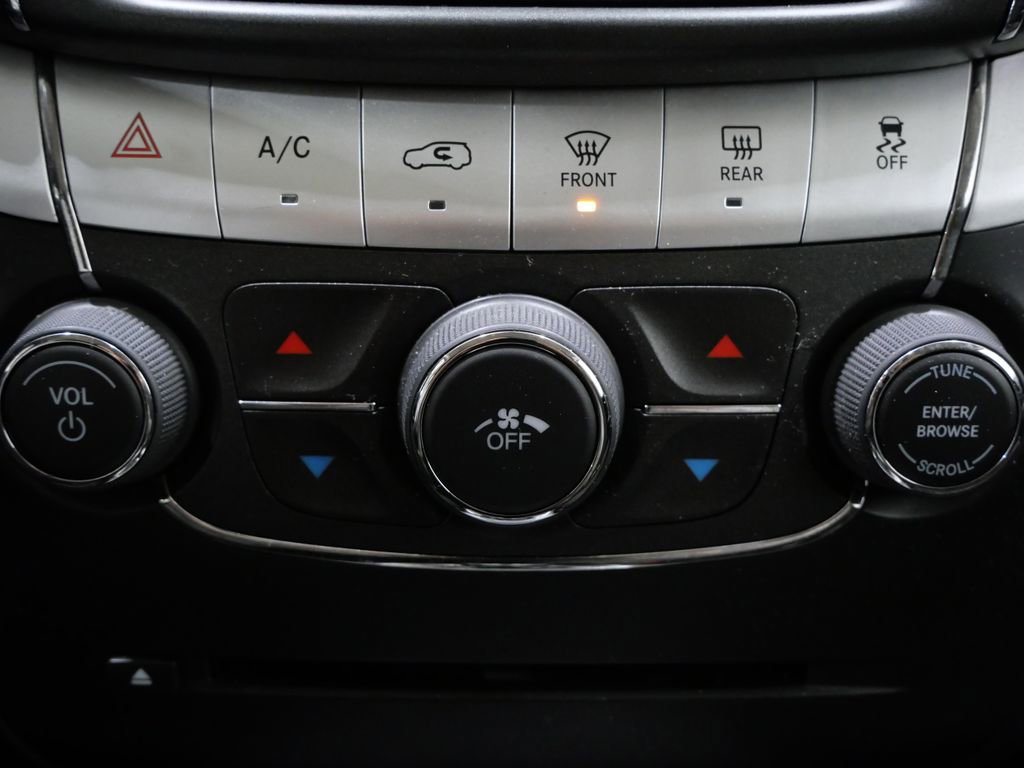 Used 2020 Dodge Journey SE w/ SE Popular Equipment Group image 18