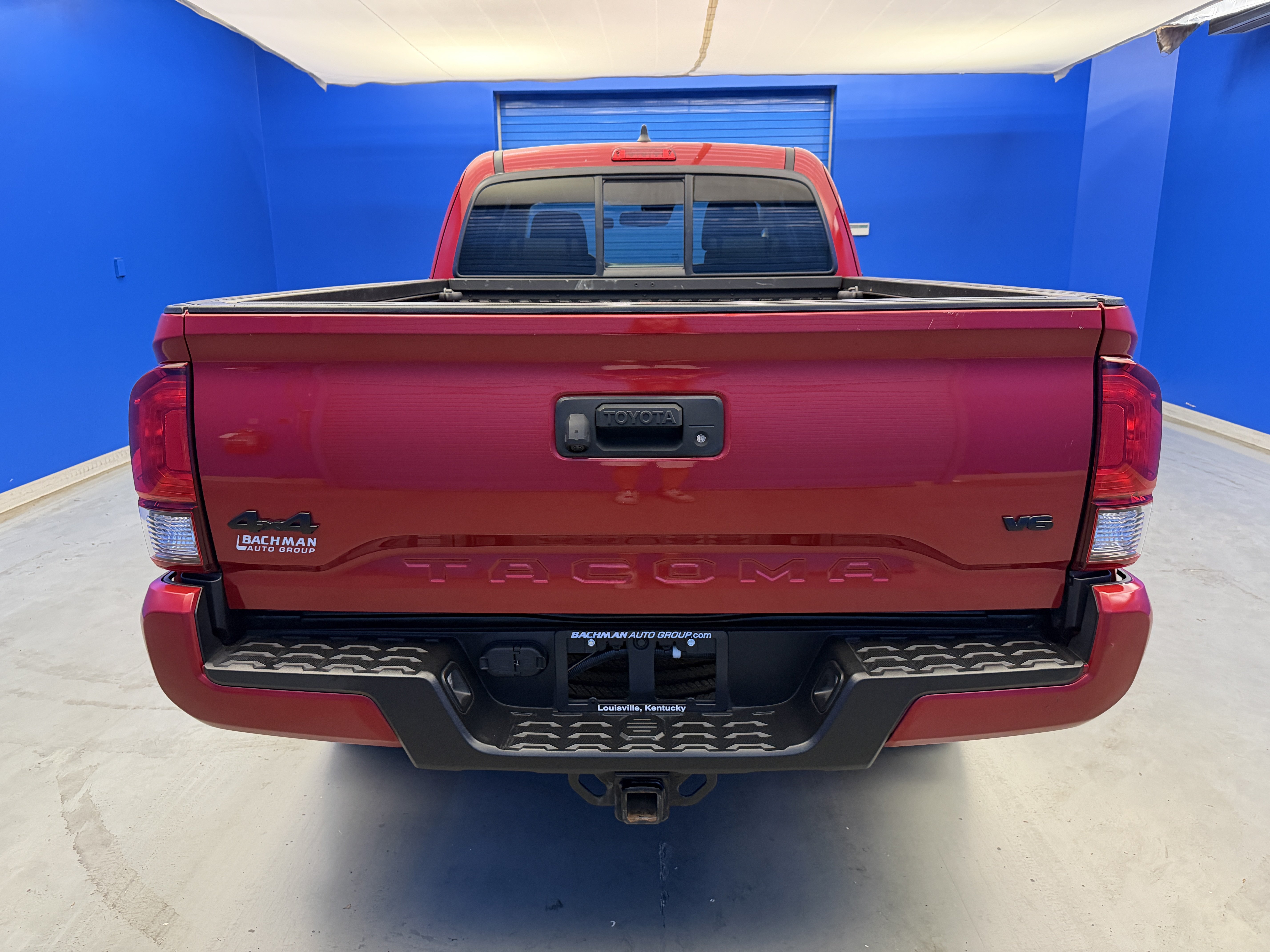 Used 2022 Toyota Tacoma SR5 AWD/4WD image 6