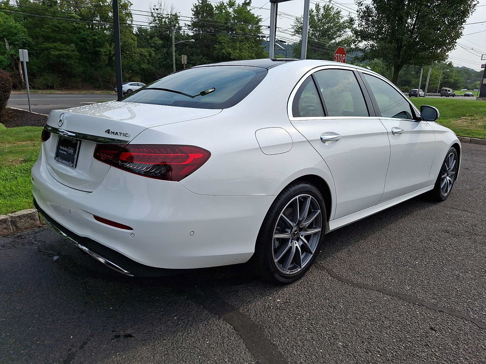 Used 2023 Mercedes-Benz E 350 4MATIC Sedan image 6