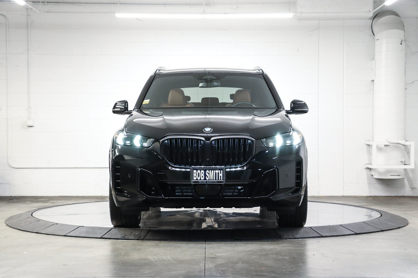 Used 2026 BMW X5 xDrive40i w/ M Sport Package AWD/4WD image 2