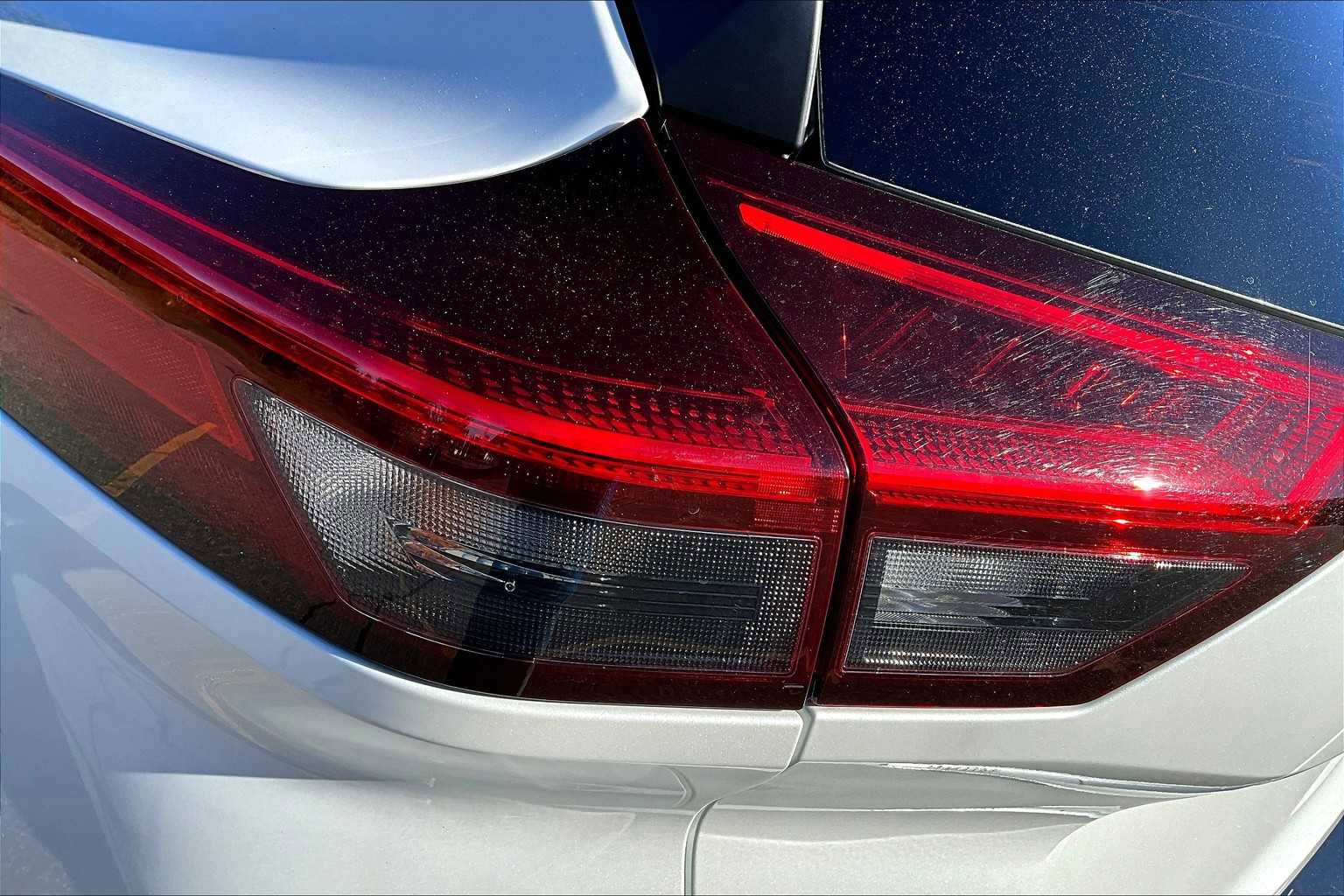 Used 2025 Nissan Rogue SV image 27